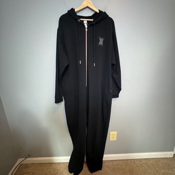 SAVAGE X FENTY FOREVER SAVAGE HOODED
ONESIE SIZE 4-6 - Picture 3 of 9